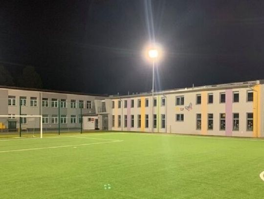 Krynice: Jest nowe boisko przy szkole