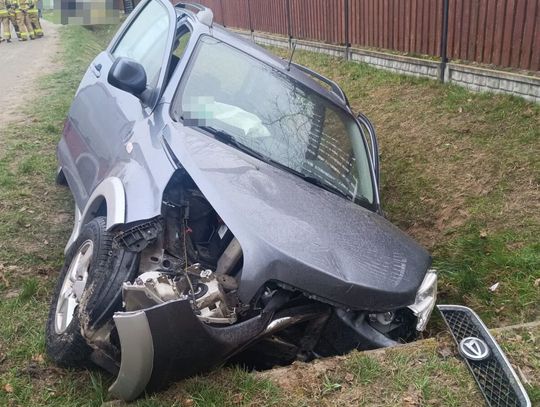 Śledczy sprawdzają obecnie, czy do wypadku przyczyniła się nadmierna prędkość, błąd techniczny pojazdu czy może nagłe pogorszenie stanu zdrowia 71-letniego kierowcy.