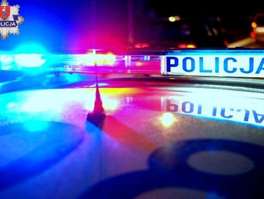 Pijany 21-latek w Łabuniach jeżdżąc audi po parkingu, uszkodził bmw. Uciekł z miejsca zdarzenia i nie zatrzymał się na sygnał policjantów.