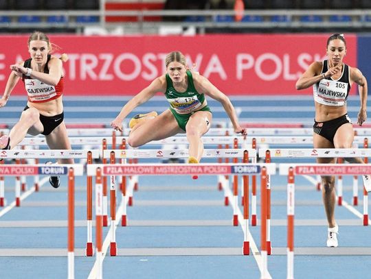 Podczas tegorocznych halowych mistrzostwach Polski w Toruniu (22, 23 lutego) Karolina Gajewska ustanowiła nowy rekord życiowy w biegu na 60 m przez płotki – 8.06. Rezultat ten płotkarka rodem z Hrubieszowa osiągnęła w eliminacjach. W drugiej spośród dwóch serii zajęła drugie miejsce.