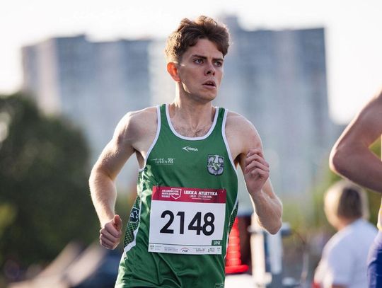Lekkoatletyka: Wypchnął ojca z czołowej dziesiątki. Bartosz Kitliński złotym medalistą! Bartosz Kitliński zdobył złoty medal Akademickich Mistrzostw Polski.
