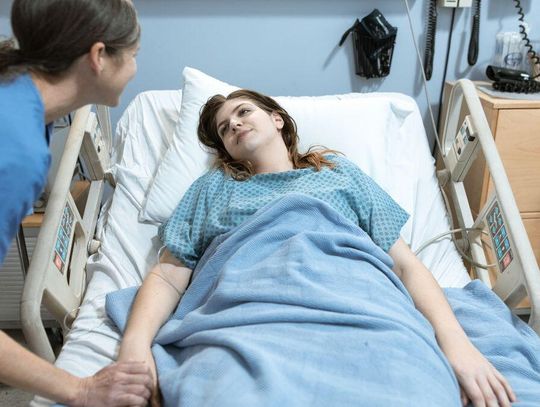 Osoby planujące wakacje za granicą już teraz powinny wyrobić sobie kartę EKUZ.