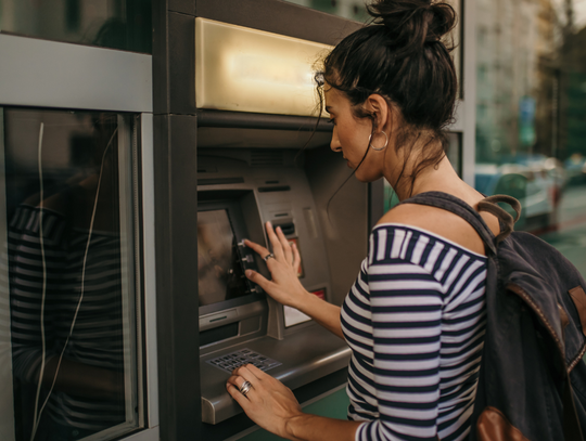 Ile gotówki możemy wpłacić z bankomatu w tym roku?