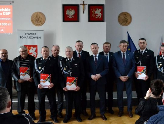 Strażacy z powiatu tomaszowskiego dostaną pieniądze na doposażenie jednostek z programu „Lubelskie wspiera OSP”.