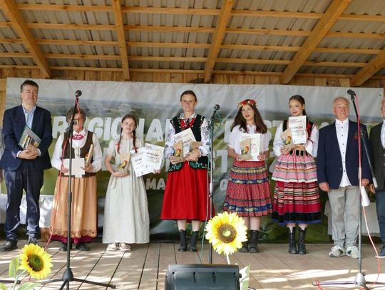 Za najwierniejsze odtworzenie pieśń z repertuaru Marianny Gumieli wykonawcy dostali dyplomy wyróżnienia i statuetki.