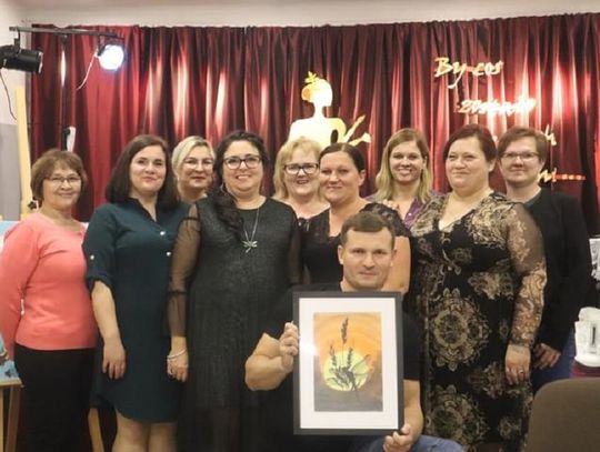 Machnów Nowy: Nauczycielka matematyki spełnia marzenia. Oto jej wystawa