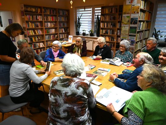 Majdan Górny: Seniorzy mieli swoją Noc Bibliotek [ZDJĘCIA]