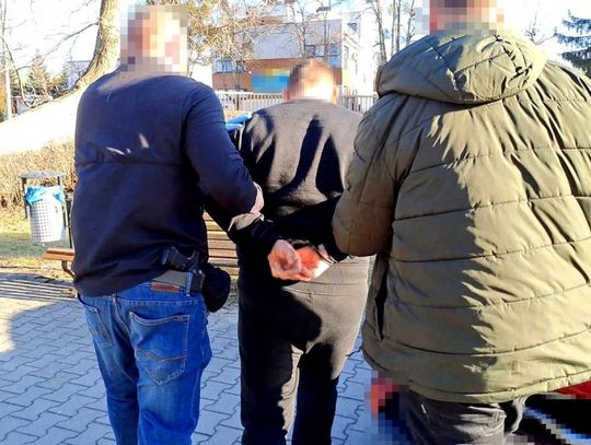 Mąż pobił żonę i zostawił ją na mrozie. Kobieta nie żyje.