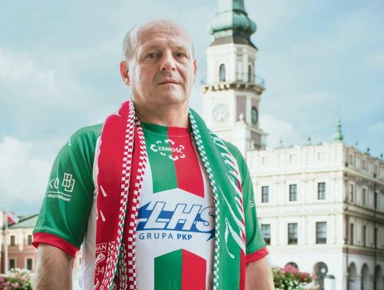 Gdy stary stadion OSiR przy ul. Królowej Jadwigi w Zamościu został wyburzony, w związku z planowaną przebudową, Mariusz Pliżga nie krył swojego rozgoryczenia.