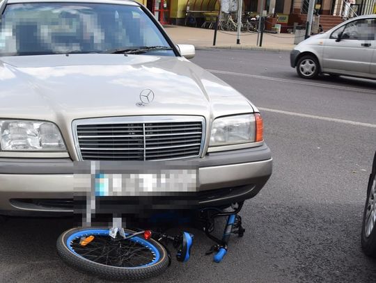 Mercedes potrącił 6-latka na rowerze. Dziecko trafiło do szpitala