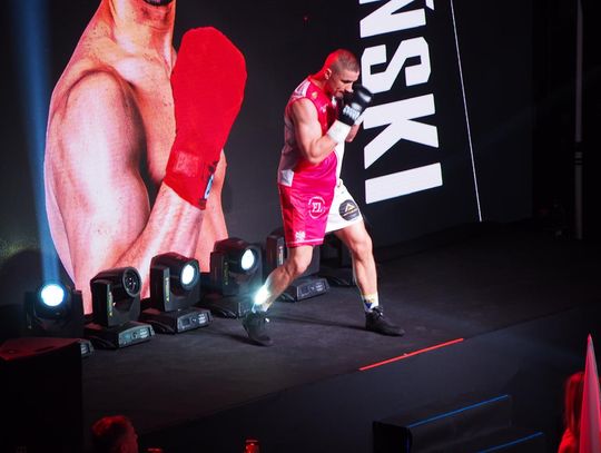 Przebywający w jednym z lubelskich szpitali pięściarz został wybudzony ze śpiączki farmakologicznej.