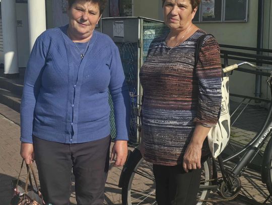 Pani Alina (po prawej na zdjęciu) i Krystyna mówią, że czegoś takiego w Czosnówce jeszcze nie było