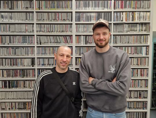 Trener Krzysztof Andrzejewski oraz kapitan zespołu Mariusz Marcyniak w rozmowie z Marcinem Petrukiem.