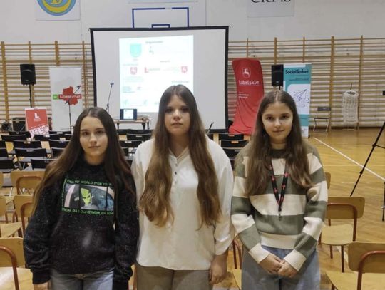 Młodzież z gminy Telatyn na podsumowaniu projektu Synergi@ JST&NGO w Bełżycach.