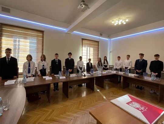 Młodzieżowa Rada Miasta Szczebrzeszyn rozpoczęła kadencję 2025-2028. Znamy skład [ZDJĘCIA]