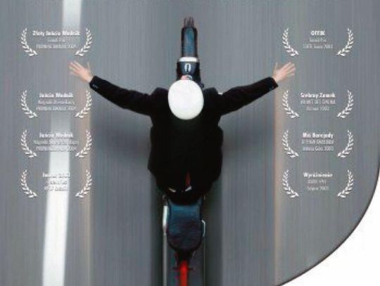 „Motór” po tuningu. Kultowy film z Biłgoraja wjeżdża w 4K! Dla Biłgorajan seans odnowionego filmu „Motór” będzie miał dodatkowy wymiar – jest bezcennym zapisem tego, jak to miasto wyglądało ponad 20 lat temu.