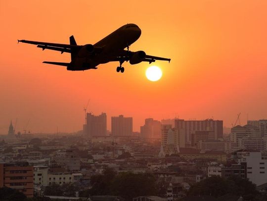 Mimo oficjalnych komunikatów część Polaków wciąż decyduje się na podróże do państw objętych ostrzeżeniami.