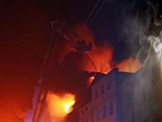 Na zamojskim osiedlu wybuchł pożar. Czujka wybudziła mieszkańców ze snu