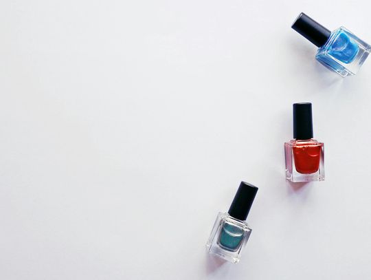 Najlepsze kolory lakierów hybrydowych metalicznych do każdej okazji