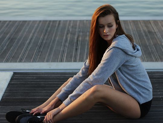 Najmodniejsze bluzy damskie na 2024 rok: Trendy, które musisz znać