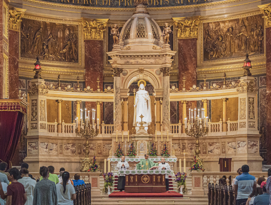 Do Senatu wpłynęła petycja obywatelska dotycząca nowego podatku – podatku kościelnego, zwanego też podatkiem od wiary.