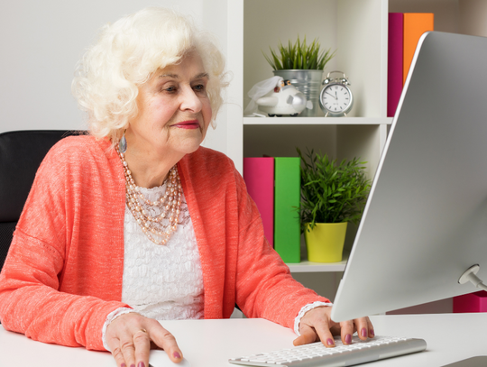 Polacy nie chcą pracować na emeryturze, a nawet wcześniej na nią przechodzić.