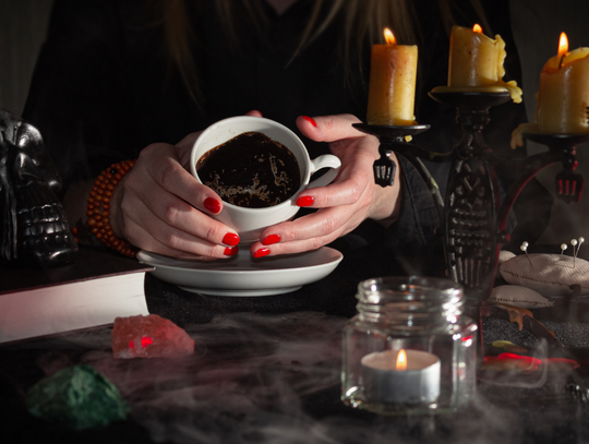 – Brak wiedzy tworzy przestrzeń dla szarlatanów i manipulacji, np. ze strony środowisk antyszczepionkowych. Jeśli nie zaczniemy edukować młodzieży, będziemy dalej ponosić konsekwencje społeczne i ekonomiczne – przekonuje dr Michał Sutkowski, lekarz specjalista chorób wewnętrznych.