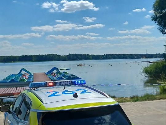 Niebezpieczne zdarzenie nad Jeziorem Białym. Nurek natknął się na niewybuch