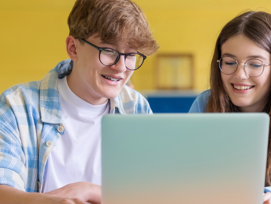 Ministerstwo Edukacji Narodowej ma dla uczniów i ich nauczycieli miłą niespodziankę: dostęp do Canvy, popularnej platformy internetowej.