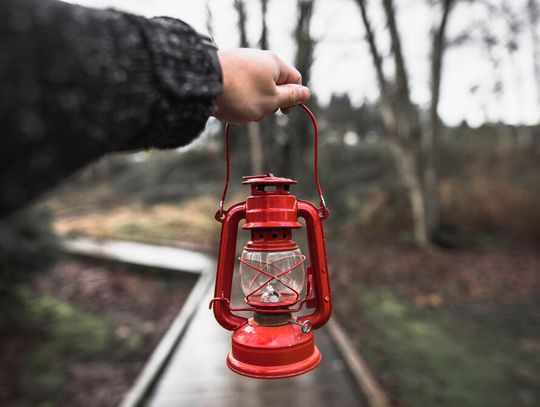 Nowoczesne Zastosowania Nafty Oświetleniowej: Tradycja w Dzisiejszym Świecie