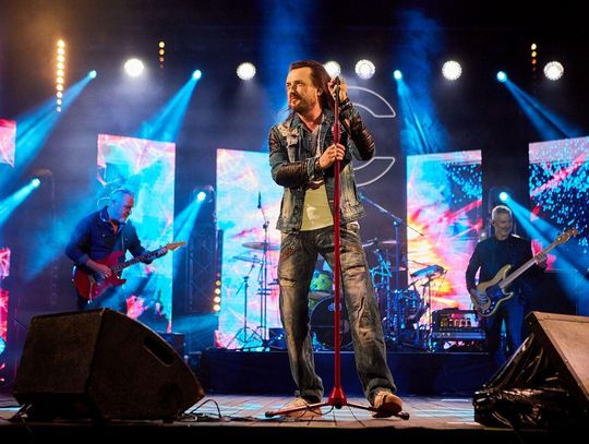 Piotr Cugowski – jeden z najbardziej rozpoznawalnych i elektryzujących artystów w naszym kraju. To on postawił ostatnią kropkę na Art Festiwalu.