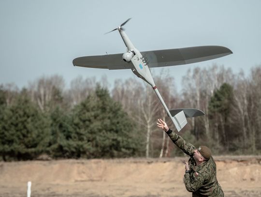 Operatorzy dronów z Lubelskiej Brygady OT ćwiczą na poligonie