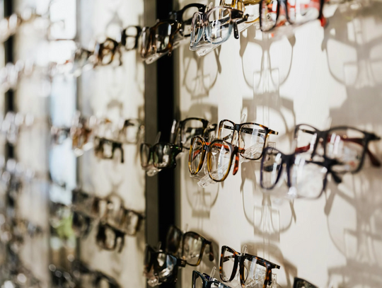 Oprawki okularowe kolorowe - wybierz swój odcień!