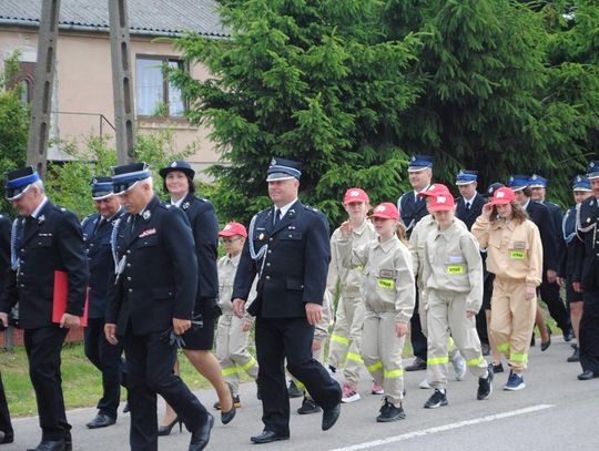 OSP Wieprzów ma już 75 lat. Jednostka otrzymała nowy sztandar