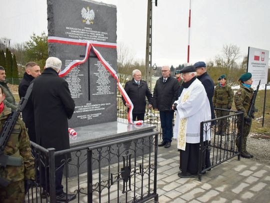Pamięci mieszkańców wsi Rachodoszcze odsłonięto odnowiony pomnik Uroczystości odsłonięcia i poświęcenia pomnika w Rachodoszczach.