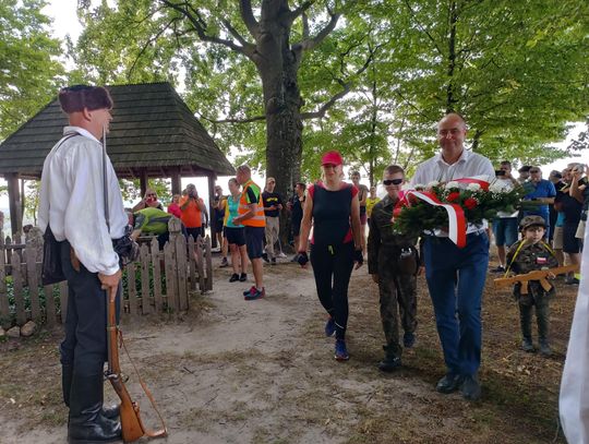 Panasówka: Rowerami do miejsca pamięci [ZDJĘCIA]