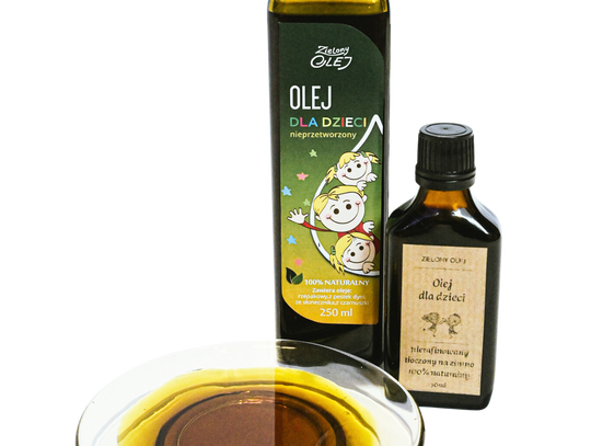 Olej dla dzieci z firmy Zielony Olej to własna kompozycja aż 4 nierafinowanych, tłoczonych na zimno i wartościowych dla dziecka olejów.