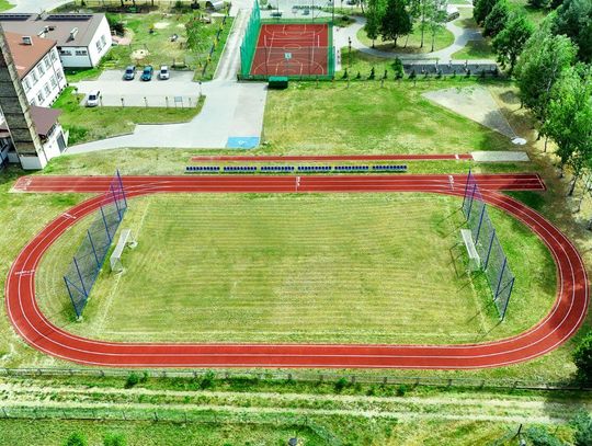 Przy Zespole Szkół Samorządowych im. Jana Pawła II w Tereszpolu-Zaorendzie zakończono inwestycję pod nazwą „Modernizacja infrastruktury sportowej przy szkole w Tereszpolu-Zaorendzie”.