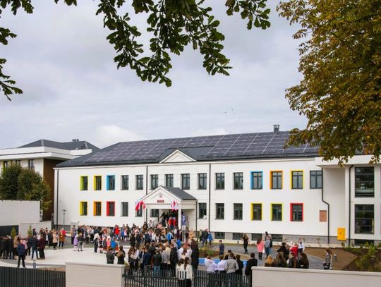 Rozbudowa i modernizacja Szkoły Podstawowej im. Henryka Sienkiewicza w Komarowie-Osadzie.