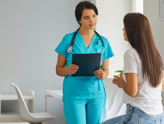 Polskie pielęgniarki i położne uważają, że system nie wykorzystuje ich umiejętności.