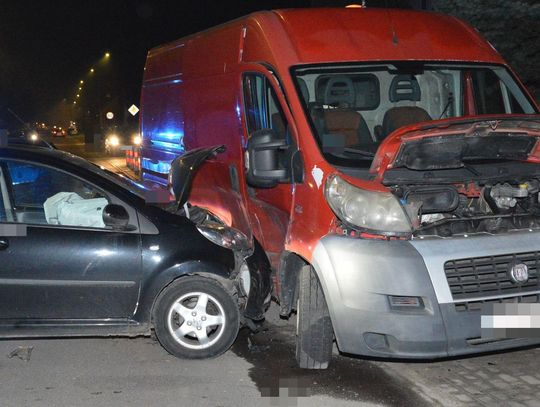 – Na szczęście żadna z osób podróżujących BMW ani przechodniów nie odniosła poważnych obrażeń – informuje st. asp. Joanna Klimek z biłgorajskiej policji.