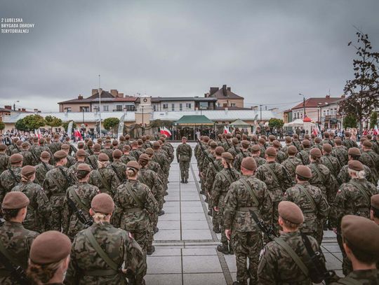 19 lipca, w Parczewie 155 ochotników z Lubelszczyzny, którzy pomyślnie ukończyli szkolenie podstawowe w ramach projektu „Wakacje z WOT”, złożyło przysięgę wojskową na sztandar 2 Lubelskiej Brygady Obrony Terytorialnej.