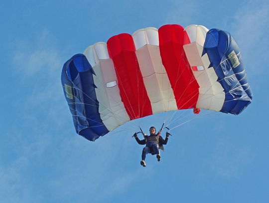 Podniebne emocje nad Hrubieszowem. Wystartują spadochroniarze z całej Europy