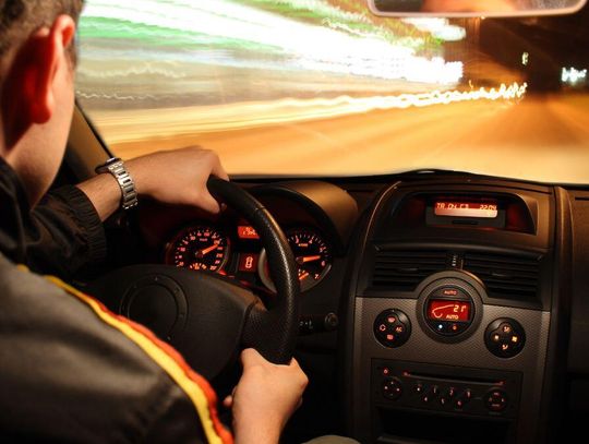 Eksperci proponują np. żeby każde podrasowane auto przechodziło dodatkowe badania techniczne.