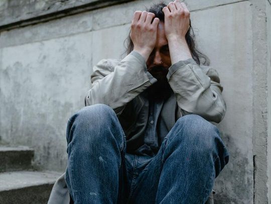 Coraz więcej Polaków doświadcza finansowego wykluczenia.