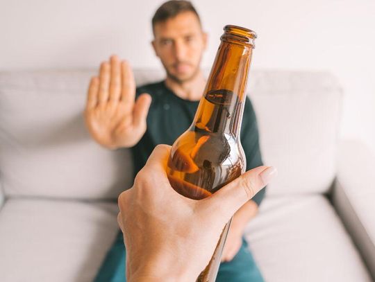 Zmieniamy styl picia. Wciąż króluje piwo, ale widać wyraźnie, że inaczej podchodzimy do biesiadowania. Stawiamy na zdrowszy tryb życia.
