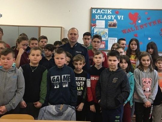 Policjanci odwiedzili uczniów w Czerniczynie