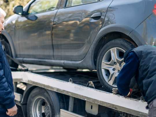 Policjanci rekwirują coraz więcej aut pijanym kierowcom. W czubie są cztery województwa Policyjne parkingi są pełne samochodów zarekwirowanych kierowcom, którzy prowadzili na promilach.