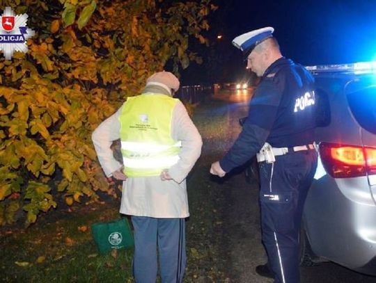 Policjanci w akcji. Podczas kontroli wręczali pieszym odblaski