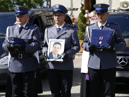 Policjant z Biłgoraja zginął w wypadku. Dzisiaj odbył się pogrzeb (ZDJĘCIA)